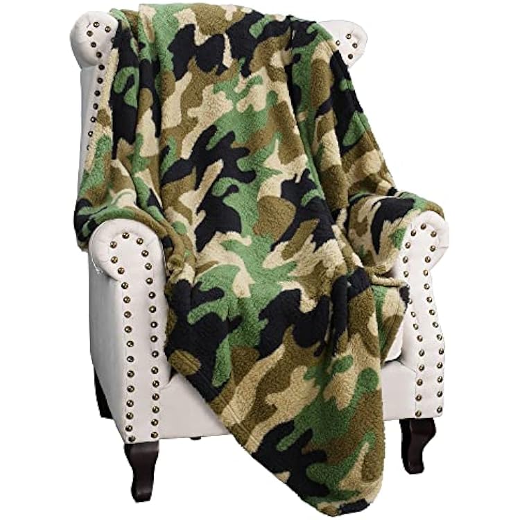 Catalonia Camo Sherpa Throw Blanket, Camo Gifts for BoysHimDadHusbandBoyfriend, Lightweight Soft Plush Blankets for Camping Traveling, Hunting Gifts for Men, 50x60 inches