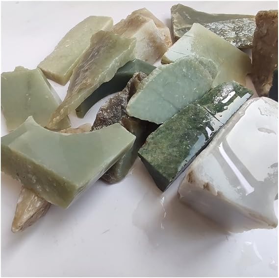 Crystal Stone 80-90g Natural Nephrite Jade Stone for Decoration Presents