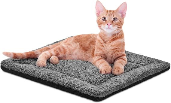 K&H Self-Warming Cat Bed Pad, Self Heating Pad, Small 21 X 17 Gray/ Black