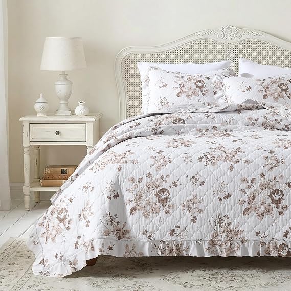 HORIMOTE HOME Khaki Ruffled Quilt Queen Size with 2 Pillow Shams, Shabby Chic Floral Printed Reversible Bedspread Coverlet, Soft Lightweight Comforter Bed Cover for All Season, 3 Pieces, 90x96 inches