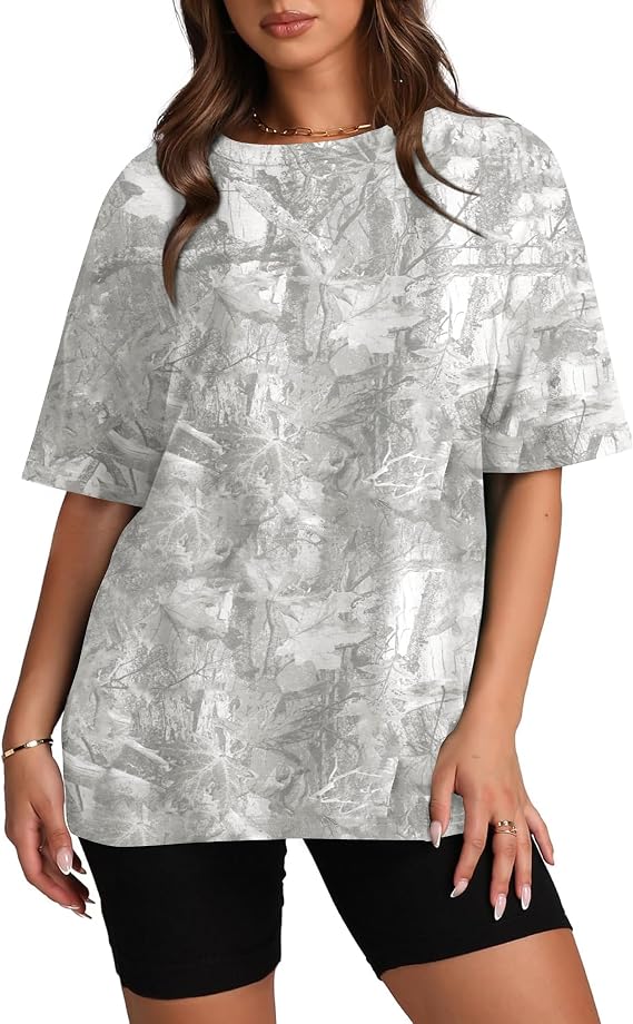 TERIVEEK Camo Shirt Women Mens Oversized Camouflage Print Graphic Tees Maple Leaf Short Sleeve Crewneck T Shirt Streetwear